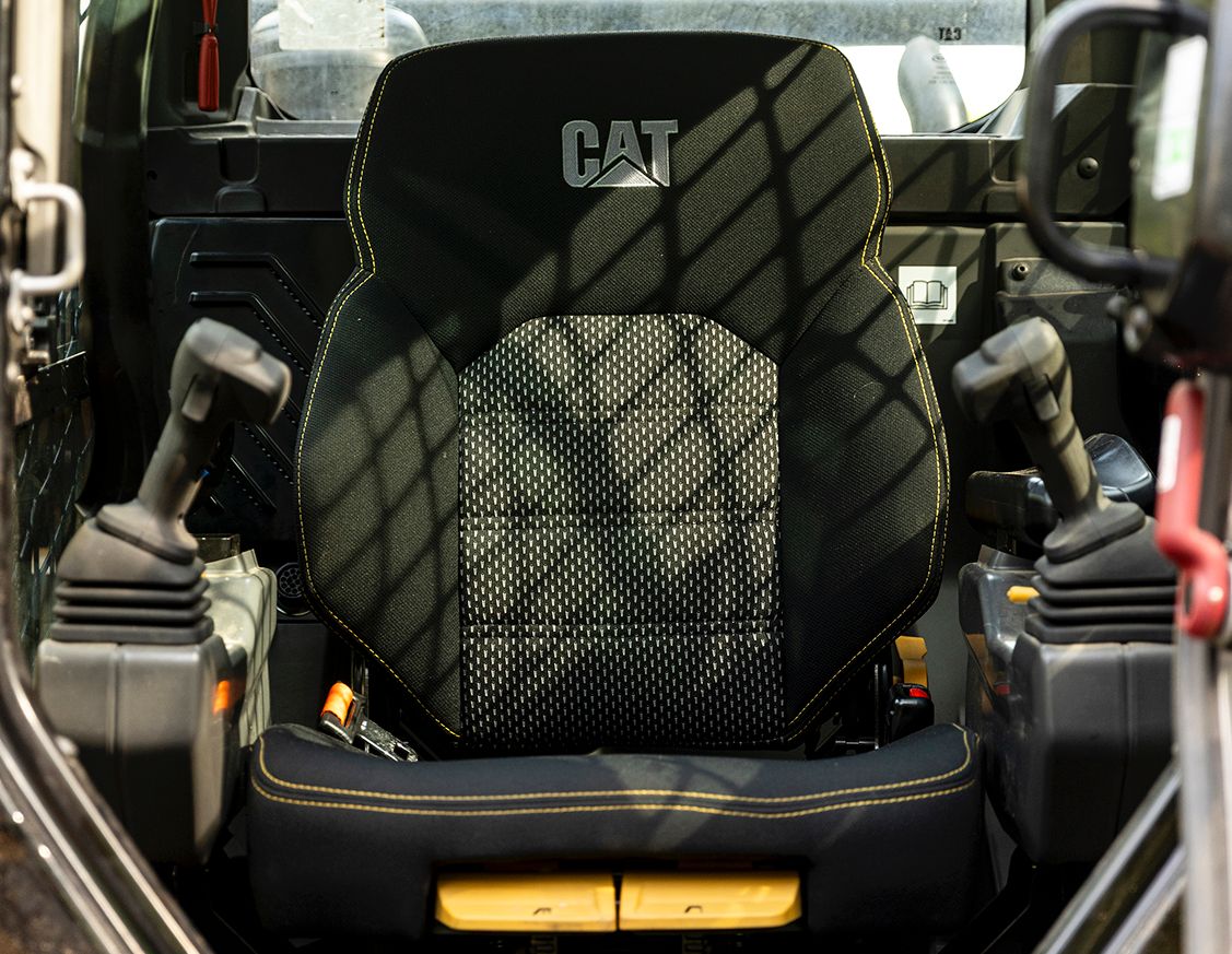CTL 255 comfortable cab