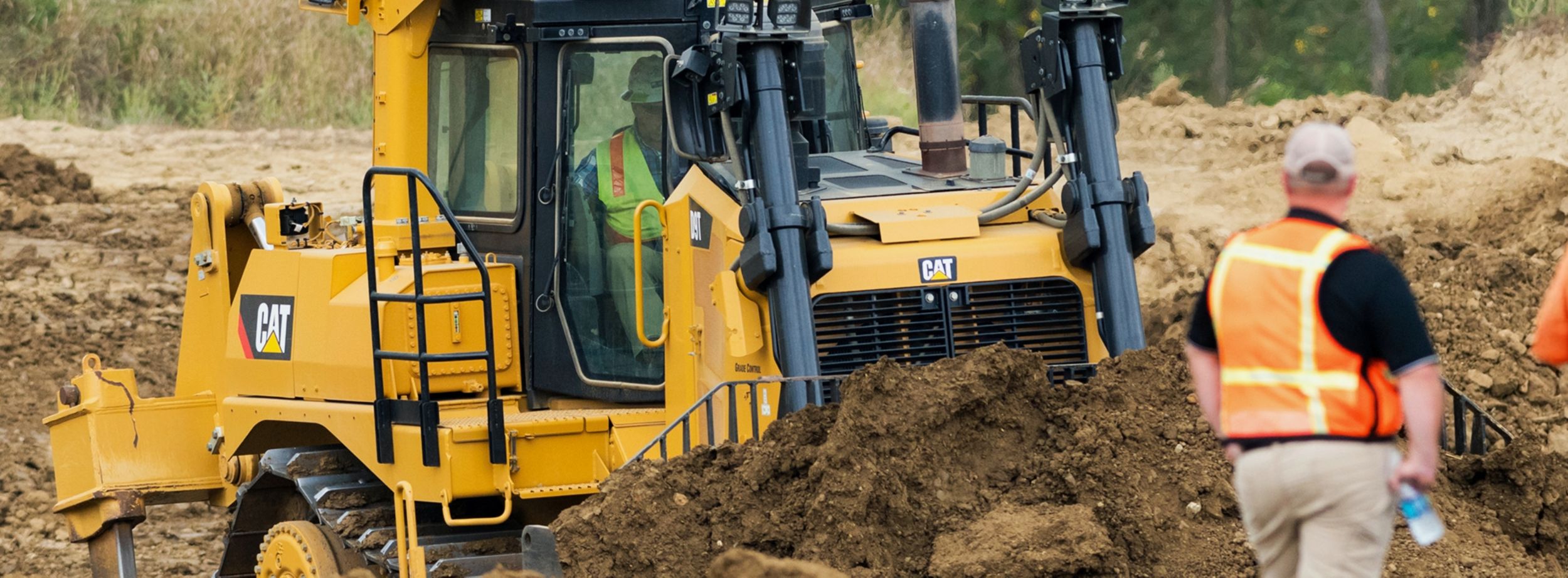 Customer using VisionLink while working on the site