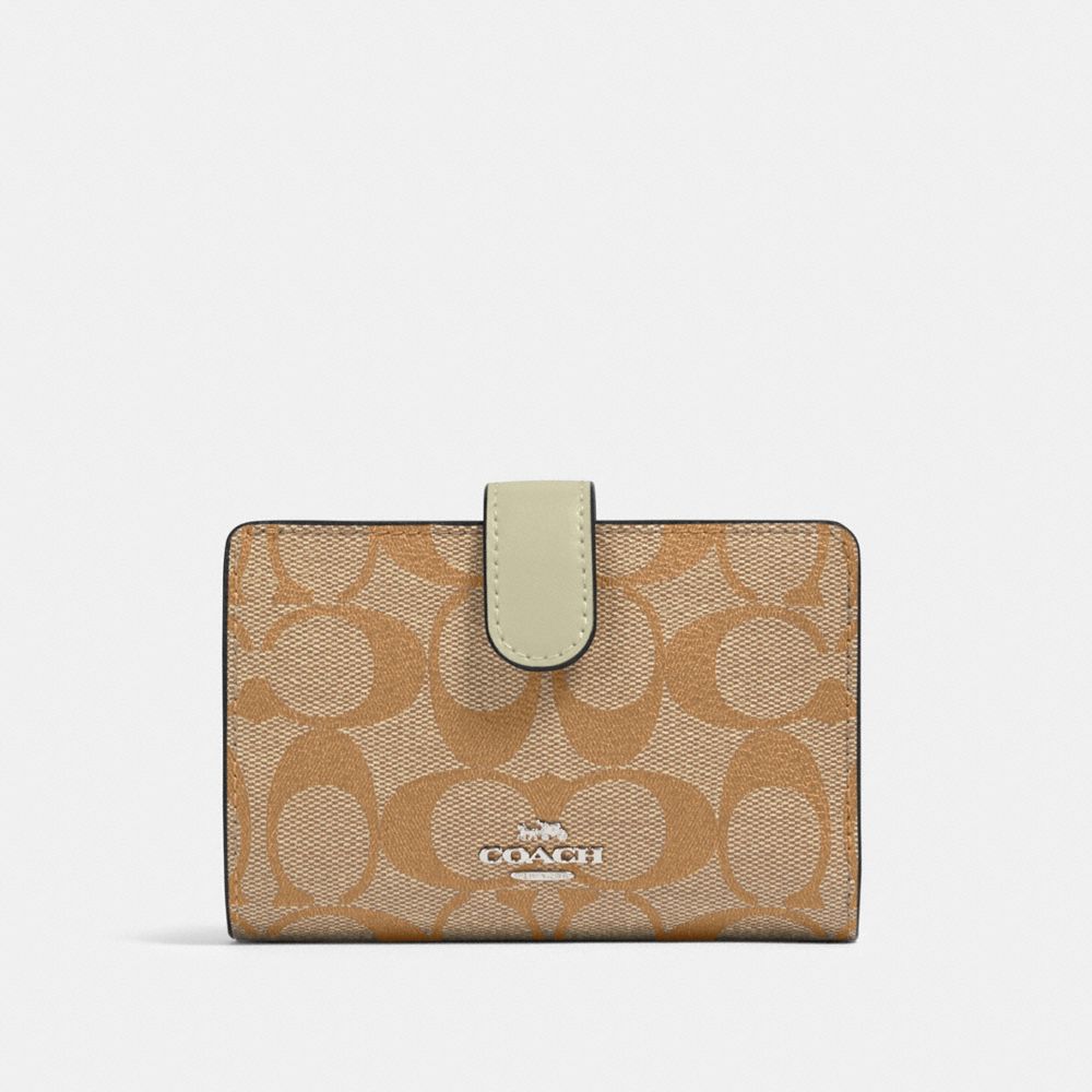 COACH 23553 MEDIUM CORNER ZIP WALLET IN SIGNATURE CANVAS SV/LIGHT KHAKI/PALE GREEN