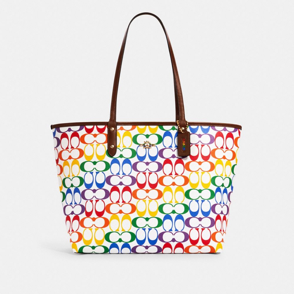 REVERSIBLE CITY TOTE IN RAINBOW SIGNATURE CANVAS - 2463 - IM/CHALK MULTI