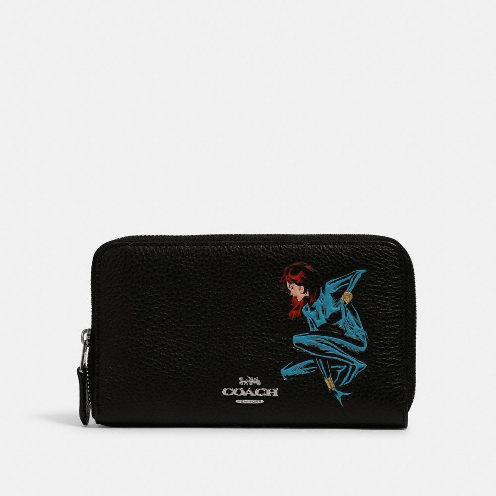 COACH 2646 Coach â”‚ Marvel Medium Zip Around Wallet With Black Widow SV/BLACK MULTI