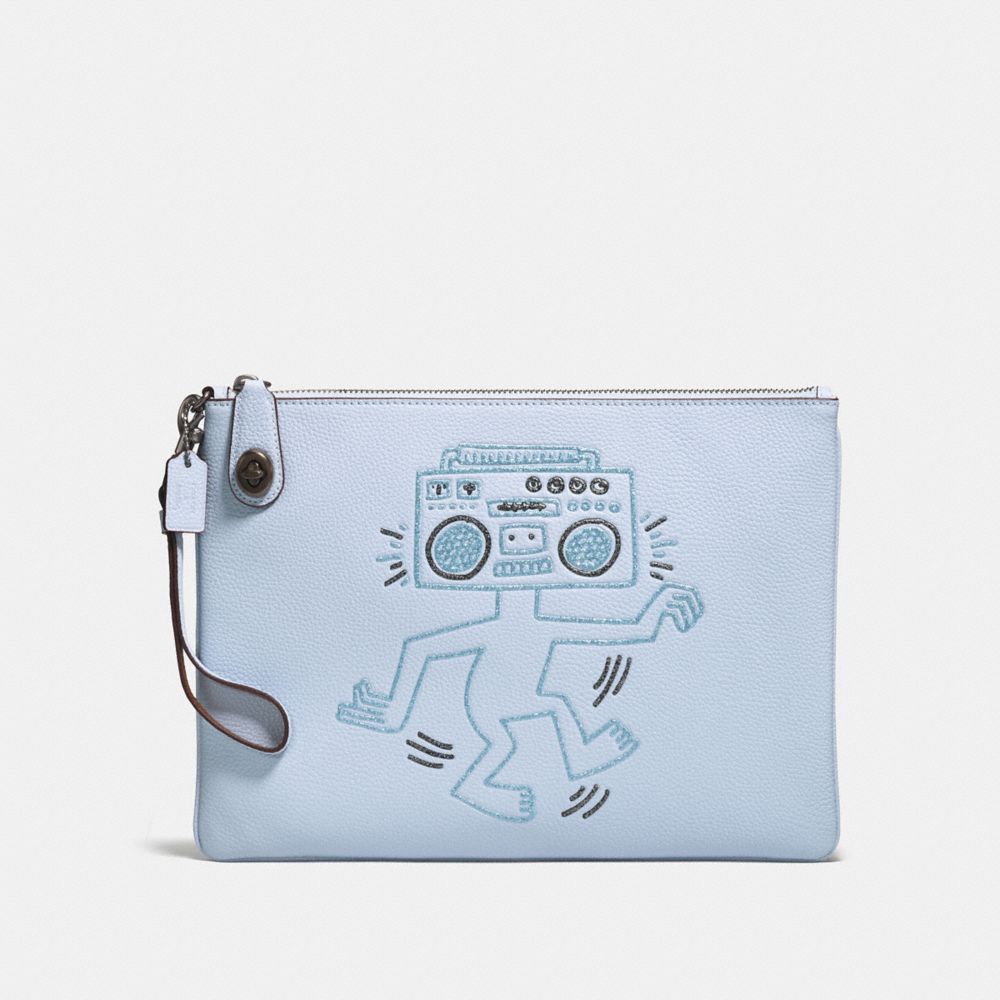 COACH 28678 Coach X Keith Haring Turnlock Wristlet 30 ICE BLUE/BLACK COPPER
