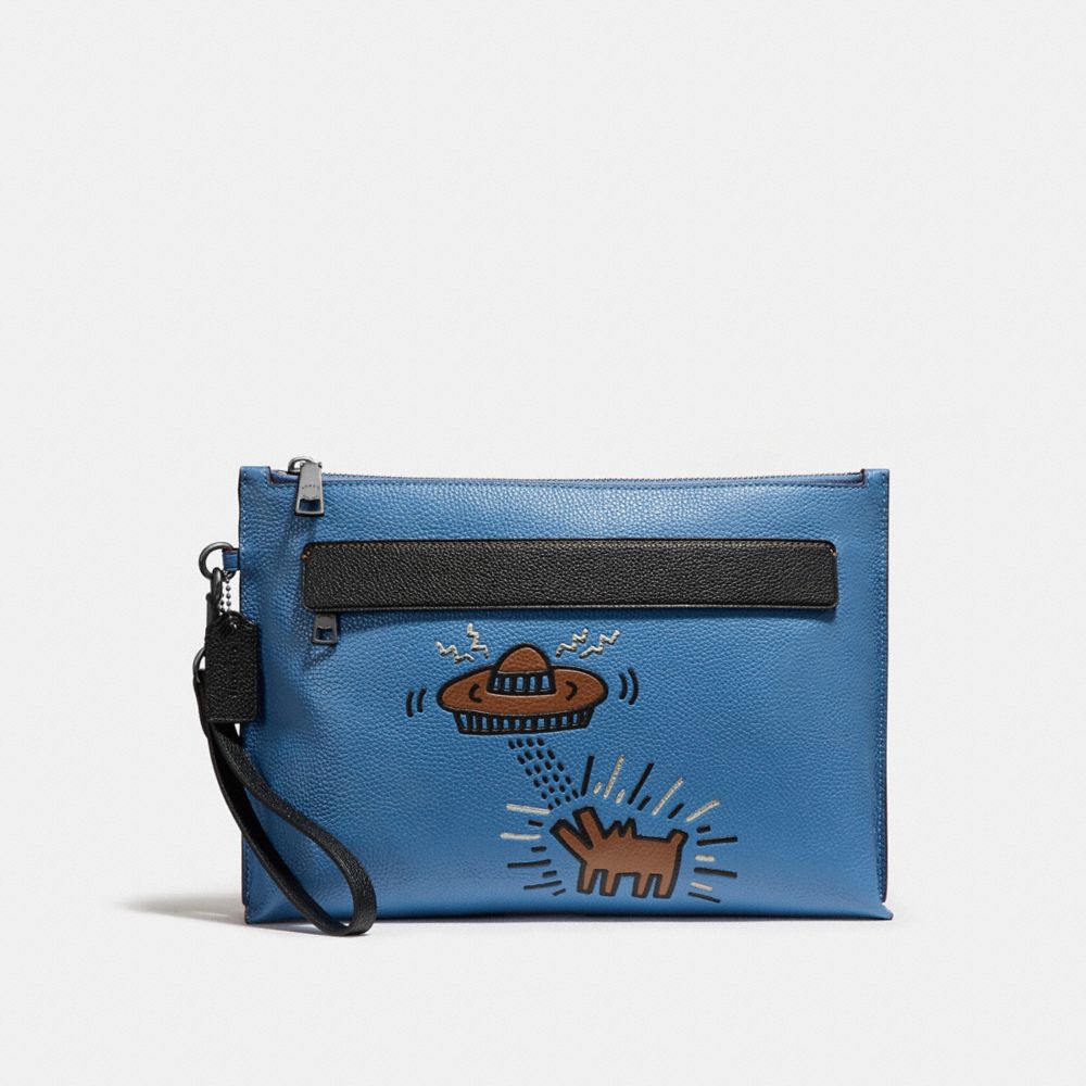 COACH COACH X KEITH HARING POUCH - LAPIS UFO DOG - 29563