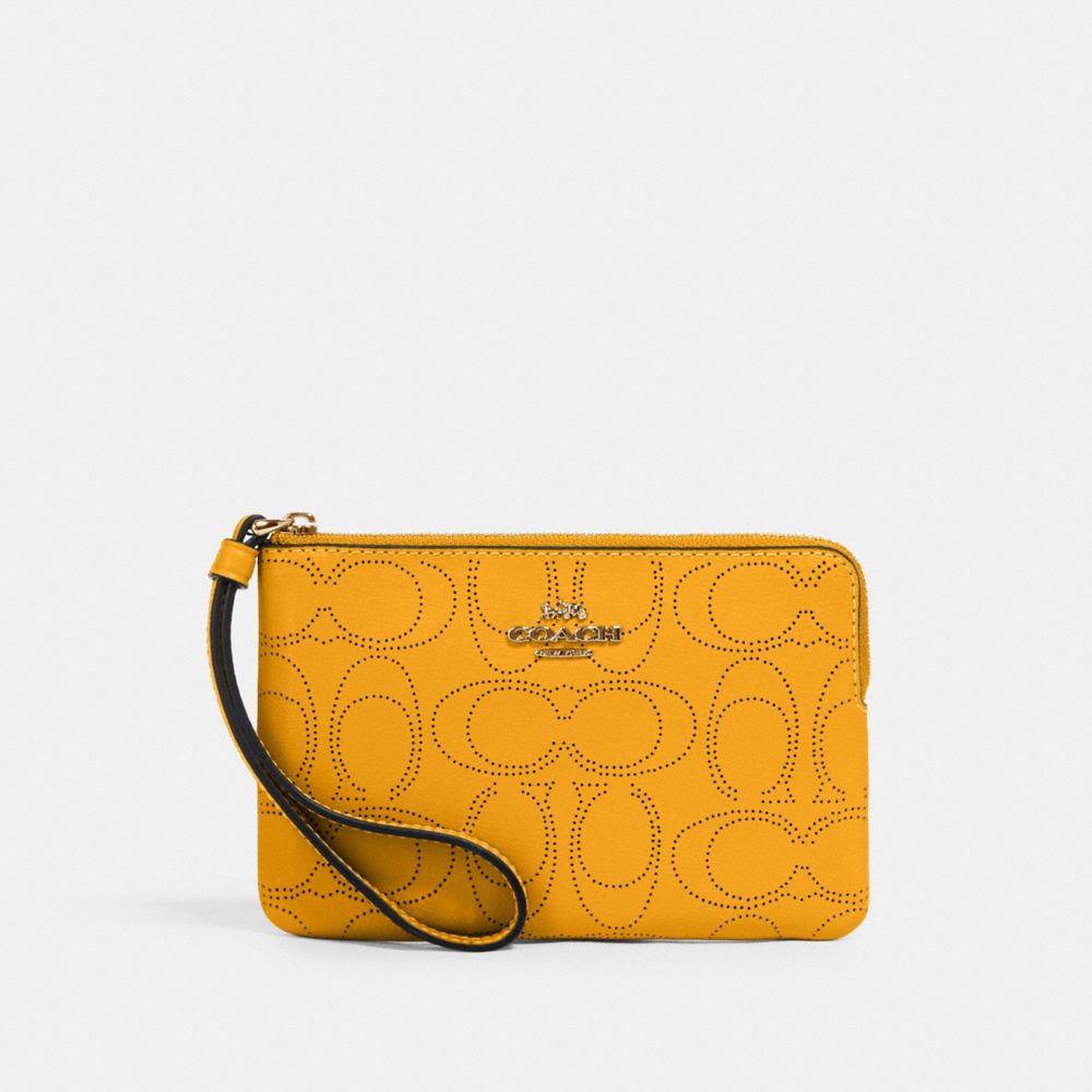 COACH 2961 - CORNER ZIP WRISTLET IN SIGNATURE LEATHER IM/HONEY