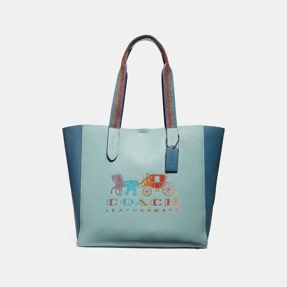 coach grove tote with horse and carriage