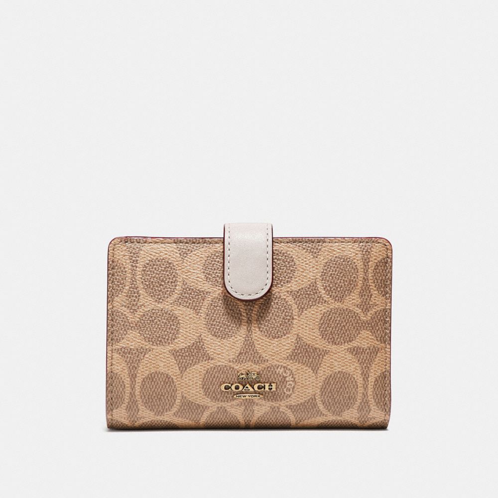 COACH MEDIUM CORNER ZIP WALLET IN COLORBLOCK SIGNATURE CANVAS - B4/TAN CHALK - 33034