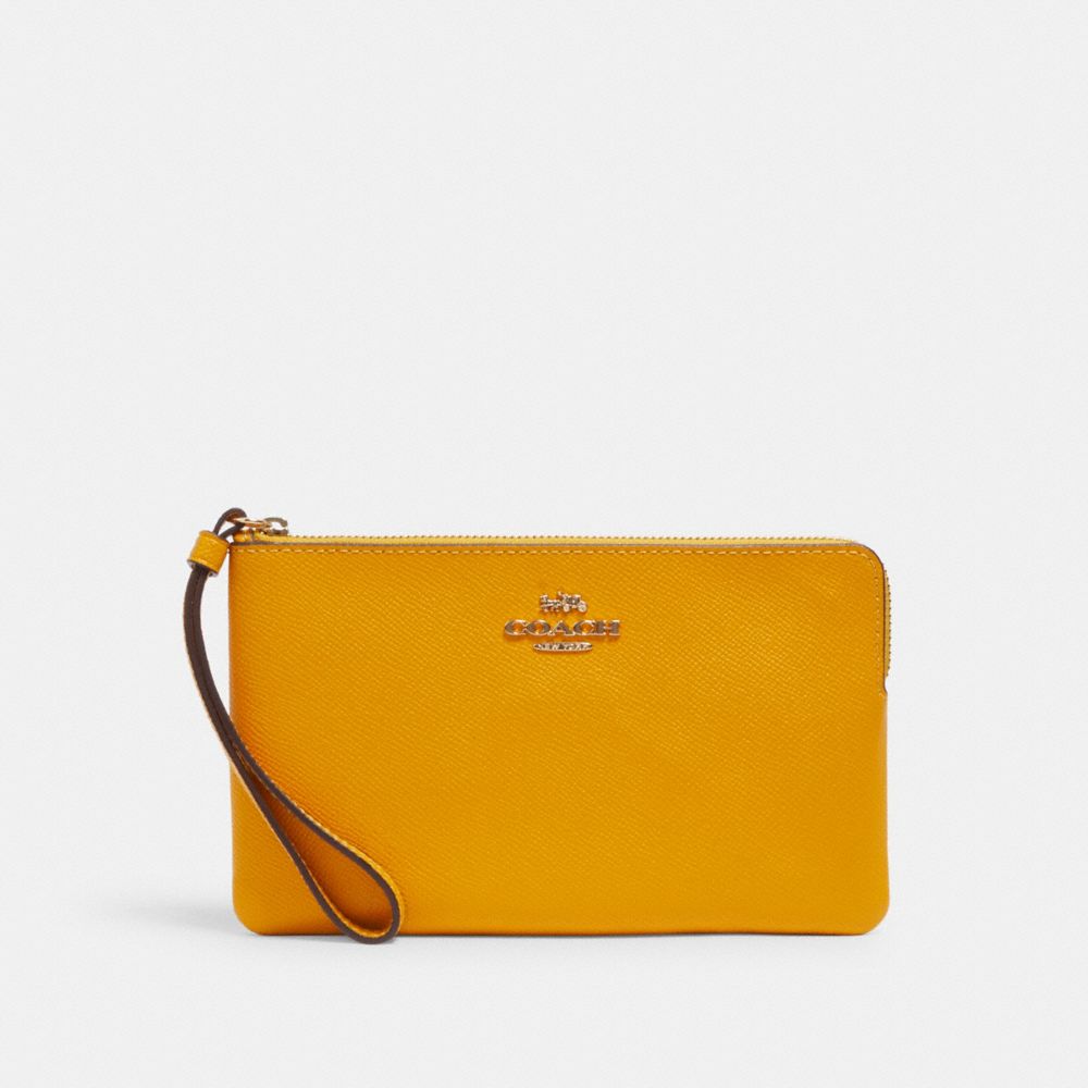 COACH 3888 LARGE CORNER ZIP WRISTLET IM/OCHRE