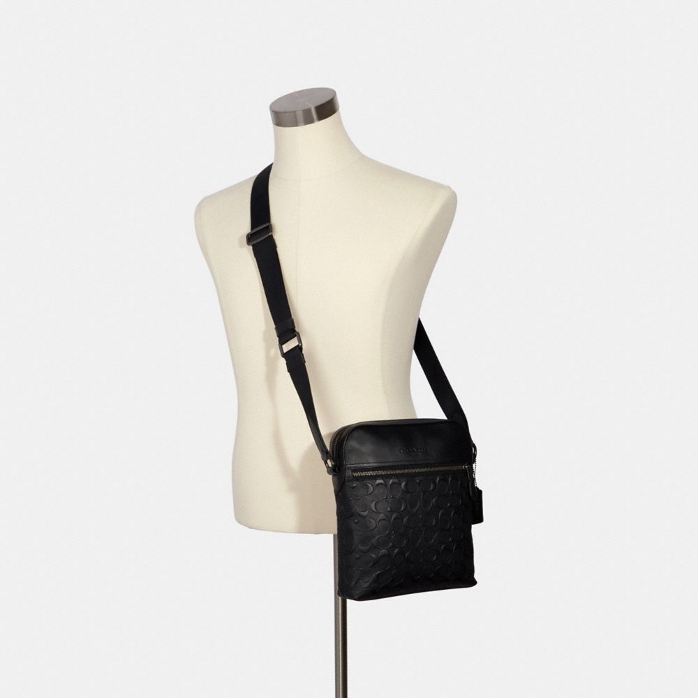 HOUSTON FLIGHT BAG IN SIGNATURE LEATHER