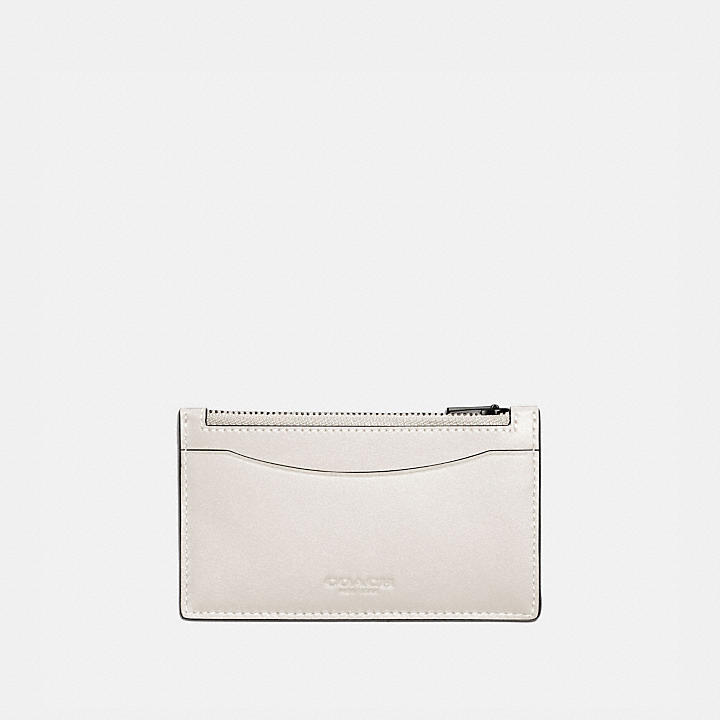 30代、40代、50代の女性におすすめの、定番人気ブランドが仕立てる可愛いレディースミニ財布はCOACHのジップ カード ケース