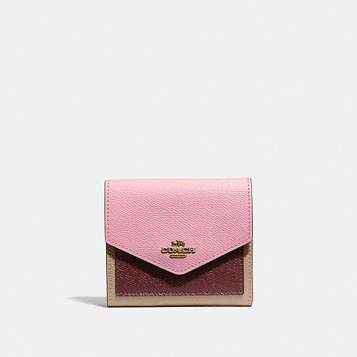 30代、40代、50代の女性におすすめの、定番人気ブランドが仕立てる可愛いレディースミニ財布はCOACHのスモール ウォレット カラーブロック