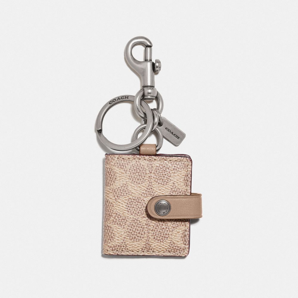 PICTURE FRAME BAG CHARM IN SIGNATURE CANVAS - 55785 - NICKEL/SAND/TAUPE