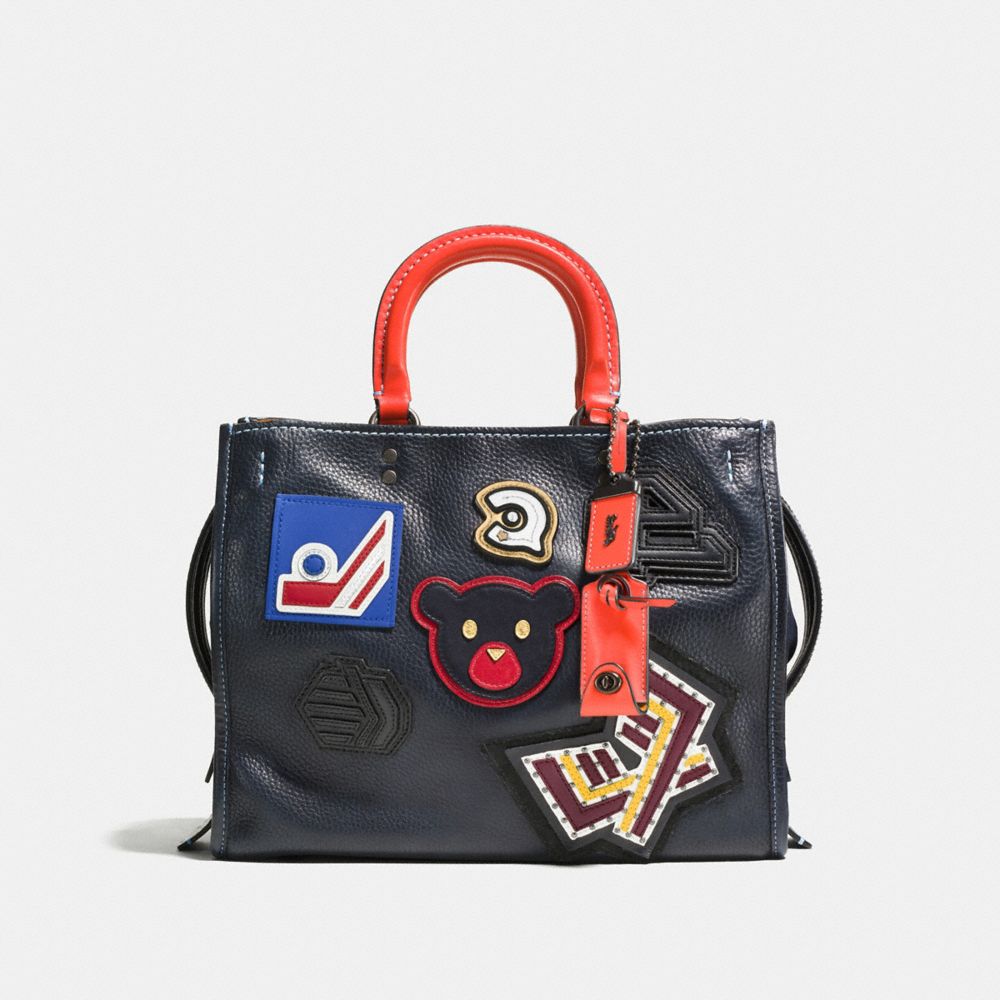 VARSITY PATCH ROGUE BAG IN PEBBLE LEATHER - BP/NAVY - COACH 57231