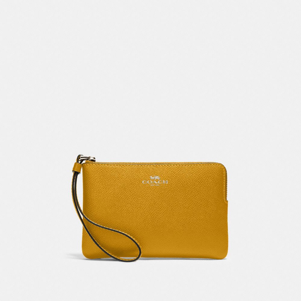 COACH 58032 - Corner Zip Wristlet GOLD/FLAX