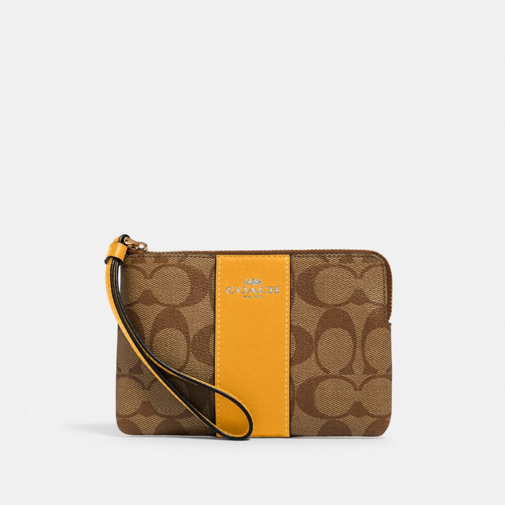 COACH 58035 Corner Zip Wristlet In Signature Canvas QB/KHAKI HONEY