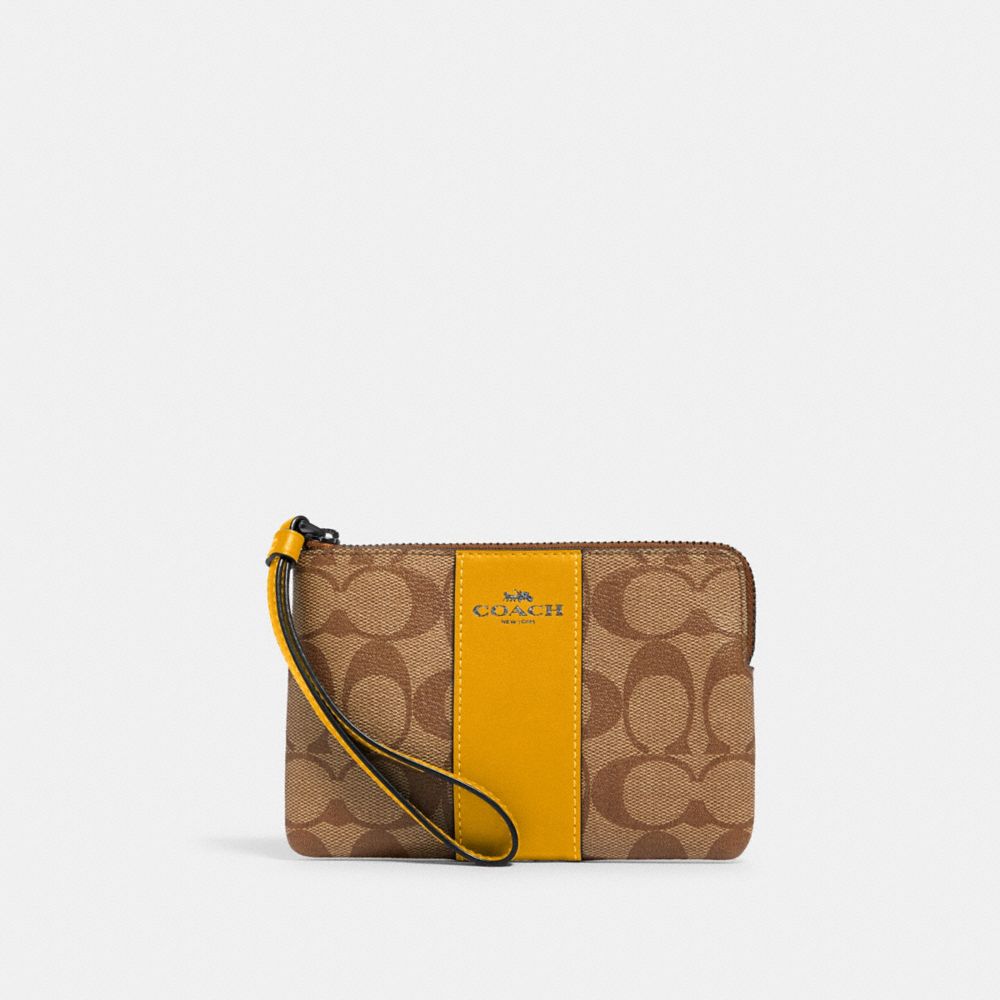 COACH Corner Zip Wristlet In Signature Canvas - QB/KHAKI/OCHRE - 58035