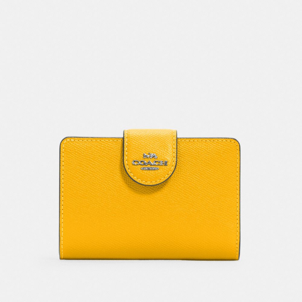 MEDIUM CORNER ZIP WALLET - 6390 - QB/OCHRE