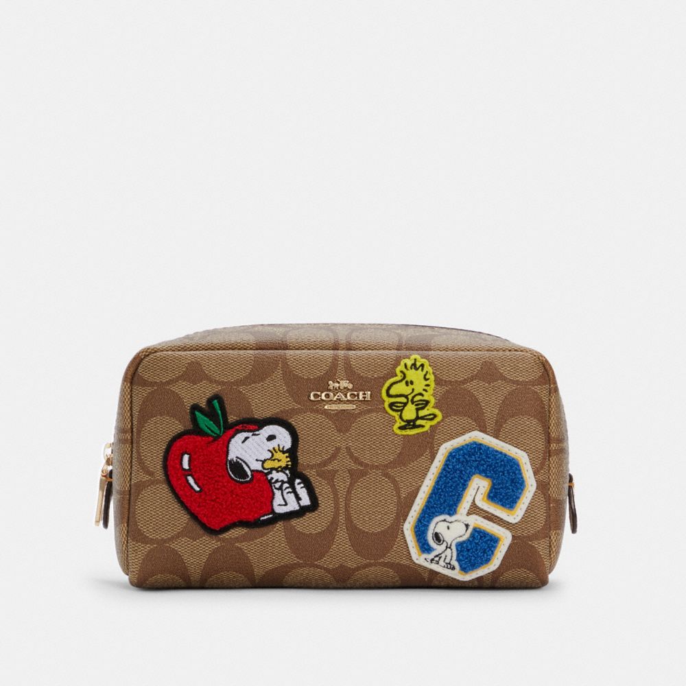 COACH COACH X PEANUTS SMALL BOXY COSMETIC CASE IN SIGNATURE CANVAS WITH VARSITY PATCHES - IM/KHAKI MULTI - 6440