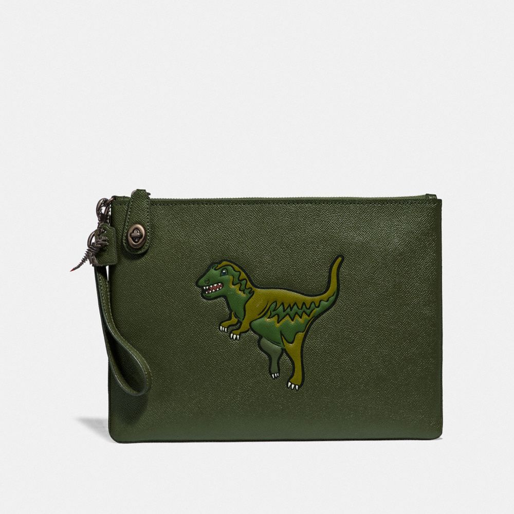 COACH TURNLOCK POUCH WITH REXY - REXY GREEN - 68248