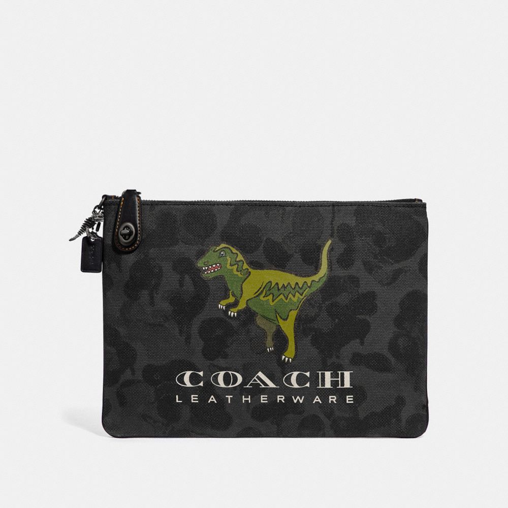 COACH TURNLOCK POUCH WITH REXY - GRAPHITE - 68251