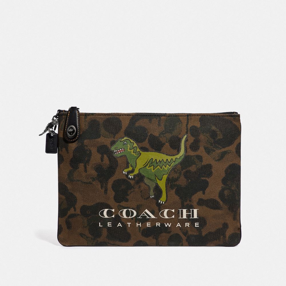 COACH TURNLOCK POUCH WITH REXY - KHAKI - 68251