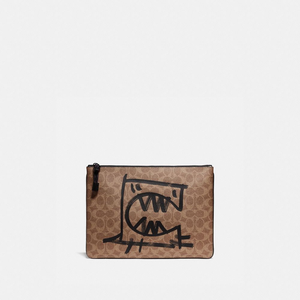 POUCH 30 IN SIGNATURE CANVAS WITH REXY BY GUANG YU - KHAKI - COACH 75506