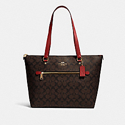 GALLERY TOTE IN SIGNATURE CANVAS - IM/BROWN 1941 RED - COACH 79609