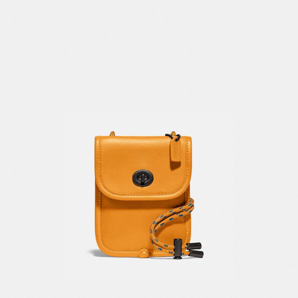 COACH 97783 Turnlock Pouch 10 POLLEN