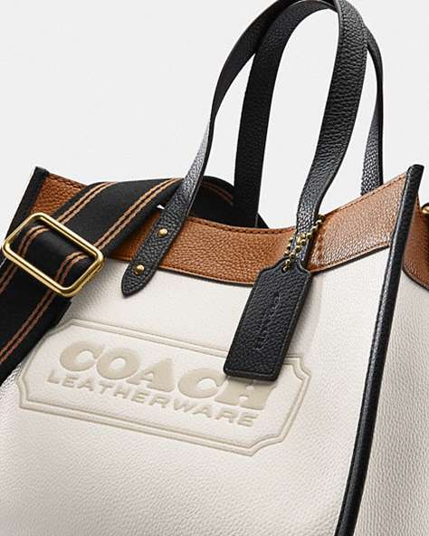 FIELD TOTE 30 IN COLORBLOCK WITH COACH BADGE