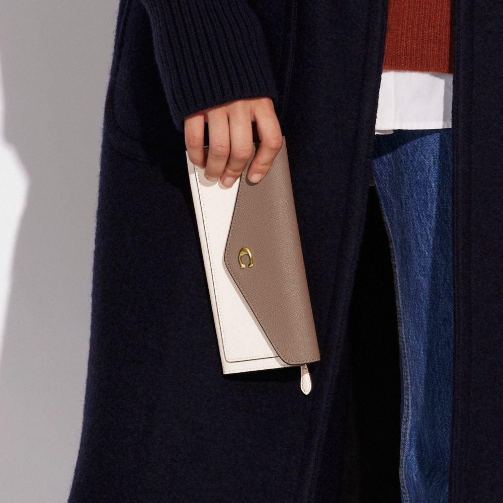 WYN SOFT WALLET IN COLORBLOCK