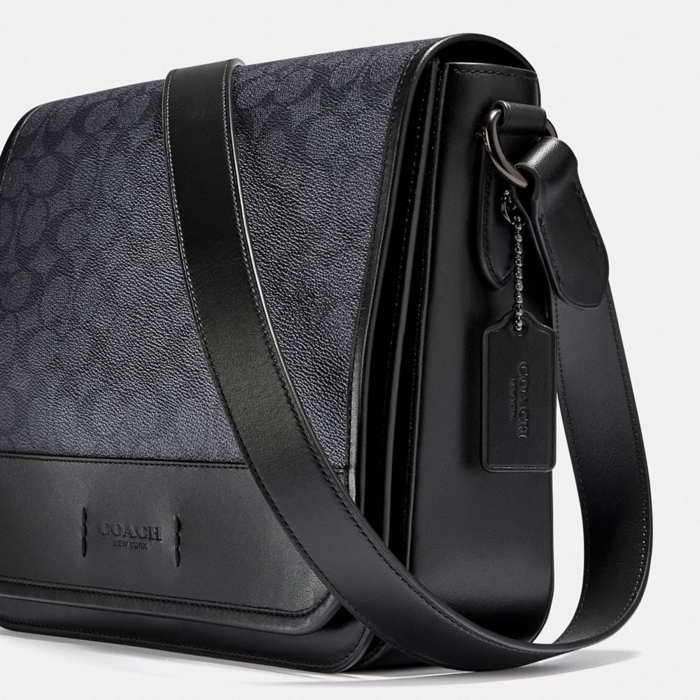 GOTHAM MESSENGER 27 IN SIGNATURE CANVAS