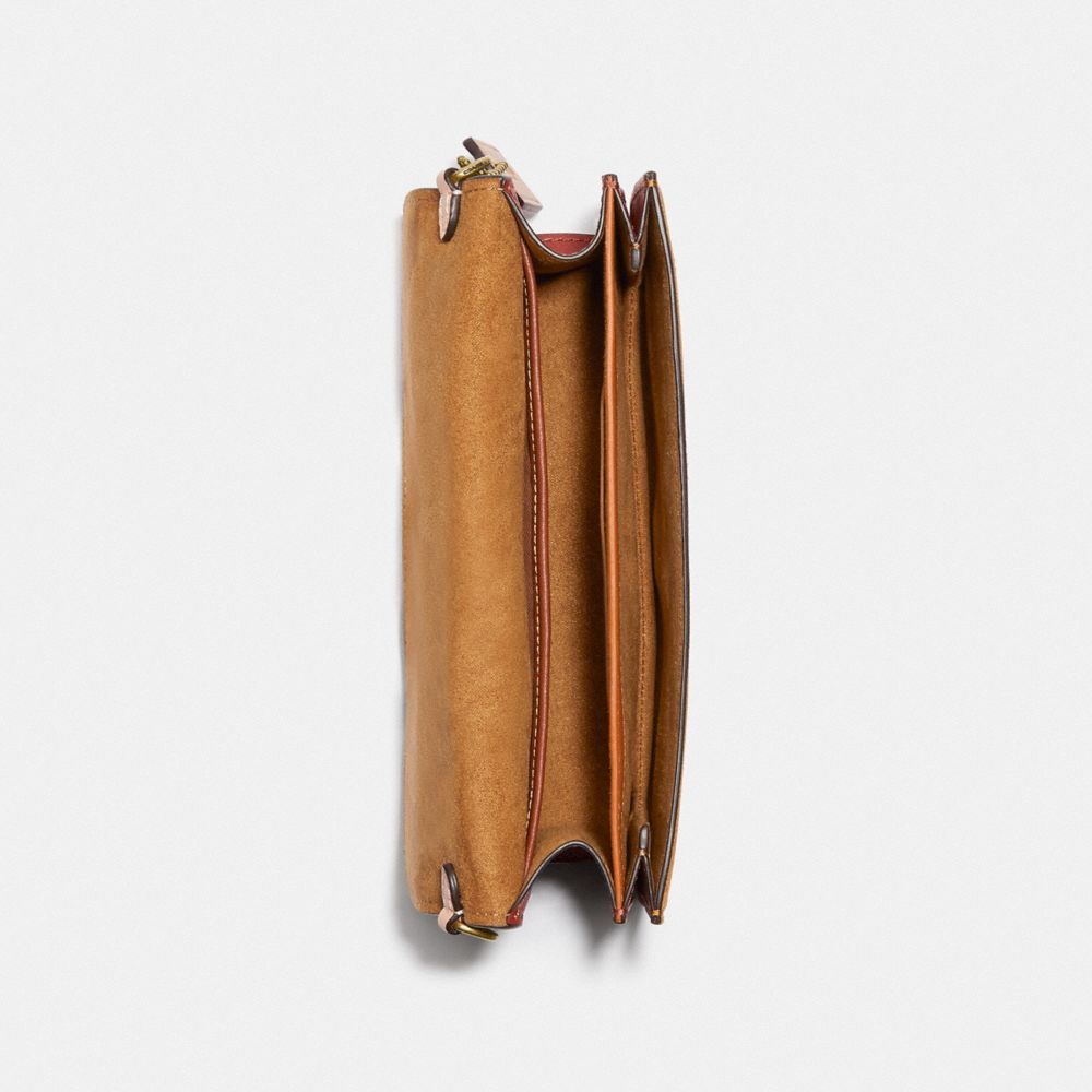 BEAT 撞色斜背手拿包