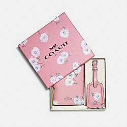 COACH C3061 Boxed Passport Case And Luggage Tag Set With Daisy Print SV/BUBBLEGUM MULTI