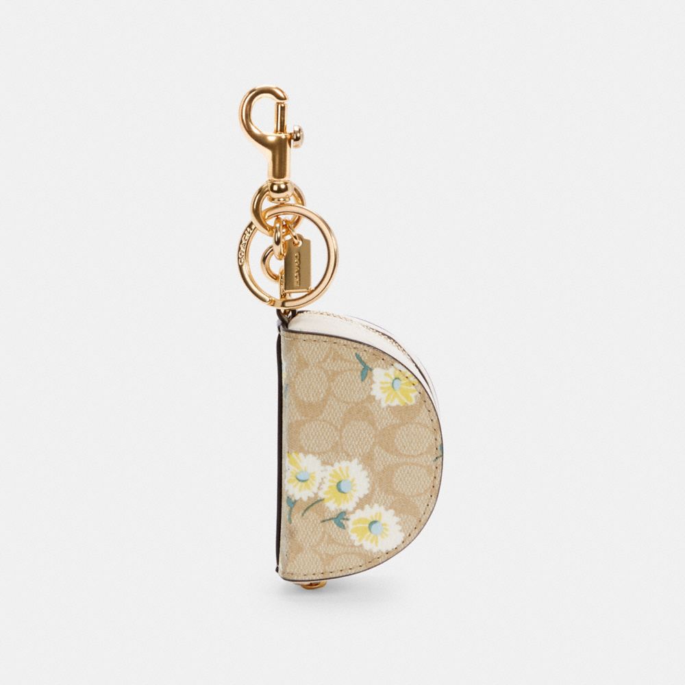 CRESCENT POUCH BAG CHARM IN SIGNATURE CANVAS WITH DAISY PRINT - C3127 - IM/LIGHT KHAKI YELLOW