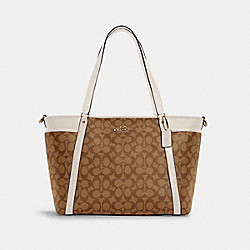 COACH BABY BAG IN SIGNATURE CANVAS - IM/KHAKI/CHALK - C4071