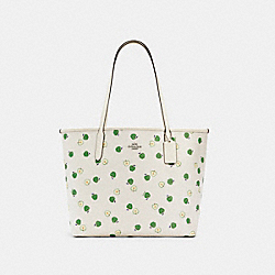 CITY TOTE WITH APPLE PRINT - C4119 - SV/CHALK/GREEN MULTI