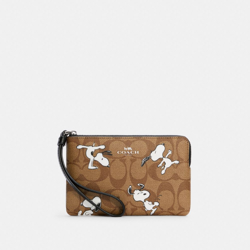 COACH C4589 COACH X PEANUTS CORNER ZIP WRISTLET IN SIGNATURE CANVAS WITH SNOOPY PRINT SV/KHAKI MULTI