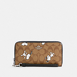 Coach X Peanuts Long Zip Around Wallet In Signature Canvas With Snoopy Print - SILVER/KHAKI MULTI - COACH C4596