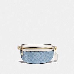 Chain Belt Bag In Signature Chambray With Quilting - C4675 - BRASS/LIGHT WASHED DENIM CHALK