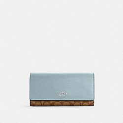 Slim Trifold Wallet In Signature Canvas - C5966 - SV/KHAKI/POWDER BLUE