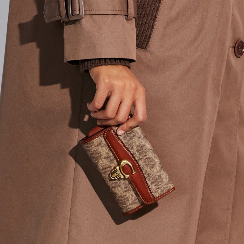 STUDIO 經典 SIGNATURE 帆布中型皮夾