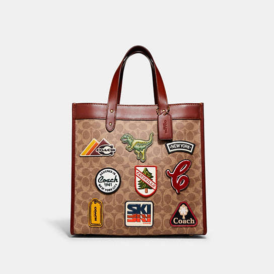 C6846 - Field Tote In Signature Canvas With Patches Brass/Tan/Rust