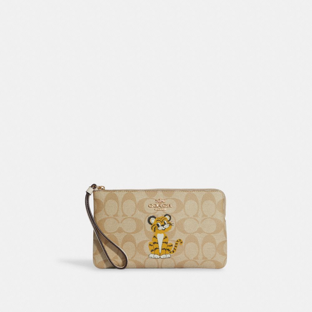 Large Corner Zip Wristlet In Signature Canvas With Tiger - C7698 - GOLD/LIGHT KHAKI CHALK