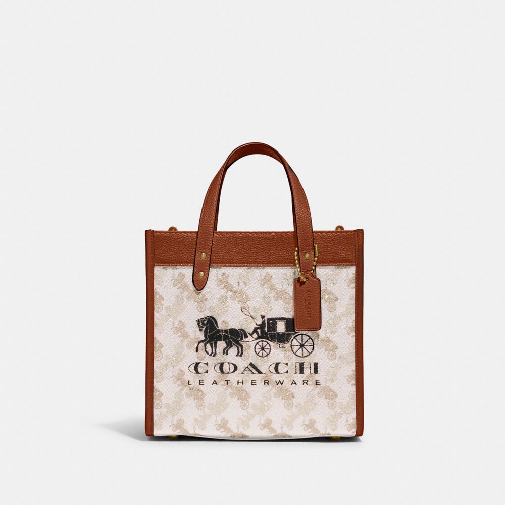 FIELD TOTE 22 WITH HORSE AND CARRIAGE PRINT AND CARRIAGE BADGE