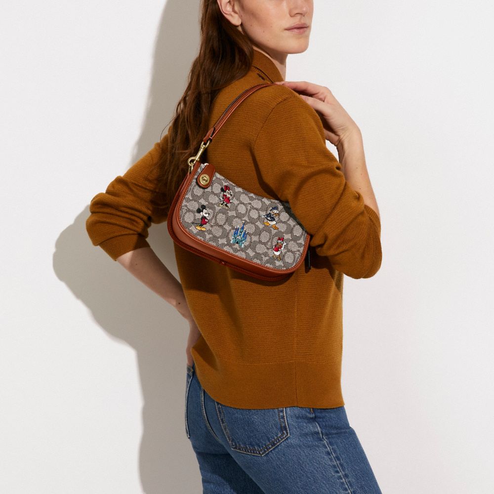 公式】COACH - コーチ | 【DISNEY x COACH】スウィンガー バッグ シグネチャー ミッキーマウス アンド フレンズ エンブロイダリー | 全てのレディースバッグ 公式】COACH - コーチ | 【DISNEY x COACH】スウィンガー バッグ シグネチャー ミッキーマウス アンド フレンズ エンブロイダリー | 全てのレディースバッグ