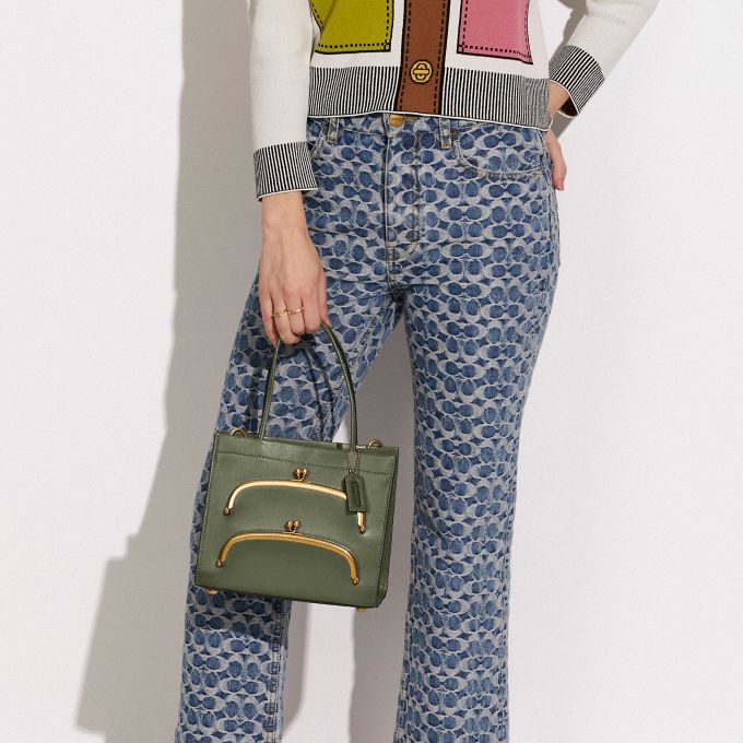 公式】COACH - コーチ | カシン キャリー トート 22 | 全ての 公式】COACH - コーチ | カシン キャリー トート 22 | 全ての