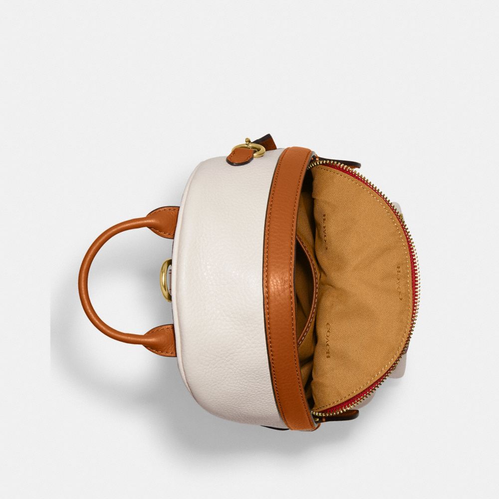 CHARTER 18 徽章裝飾後背包