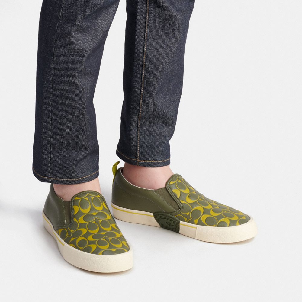 SKATE SLIP ON SNEAKER