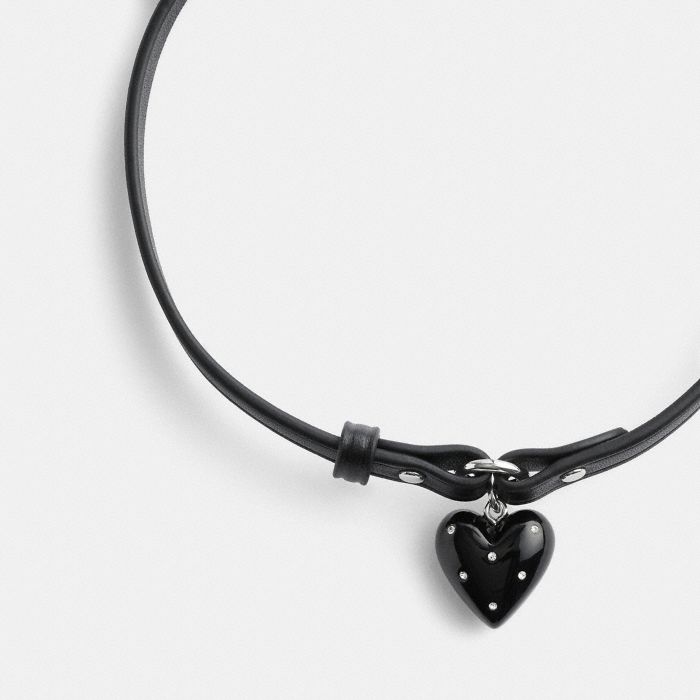RESIN HEART CHARM LEATHER CHOKER