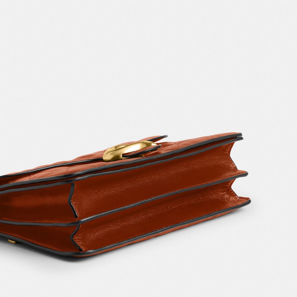 TABBY CHAIN 絎縫鏈條單肩手袋