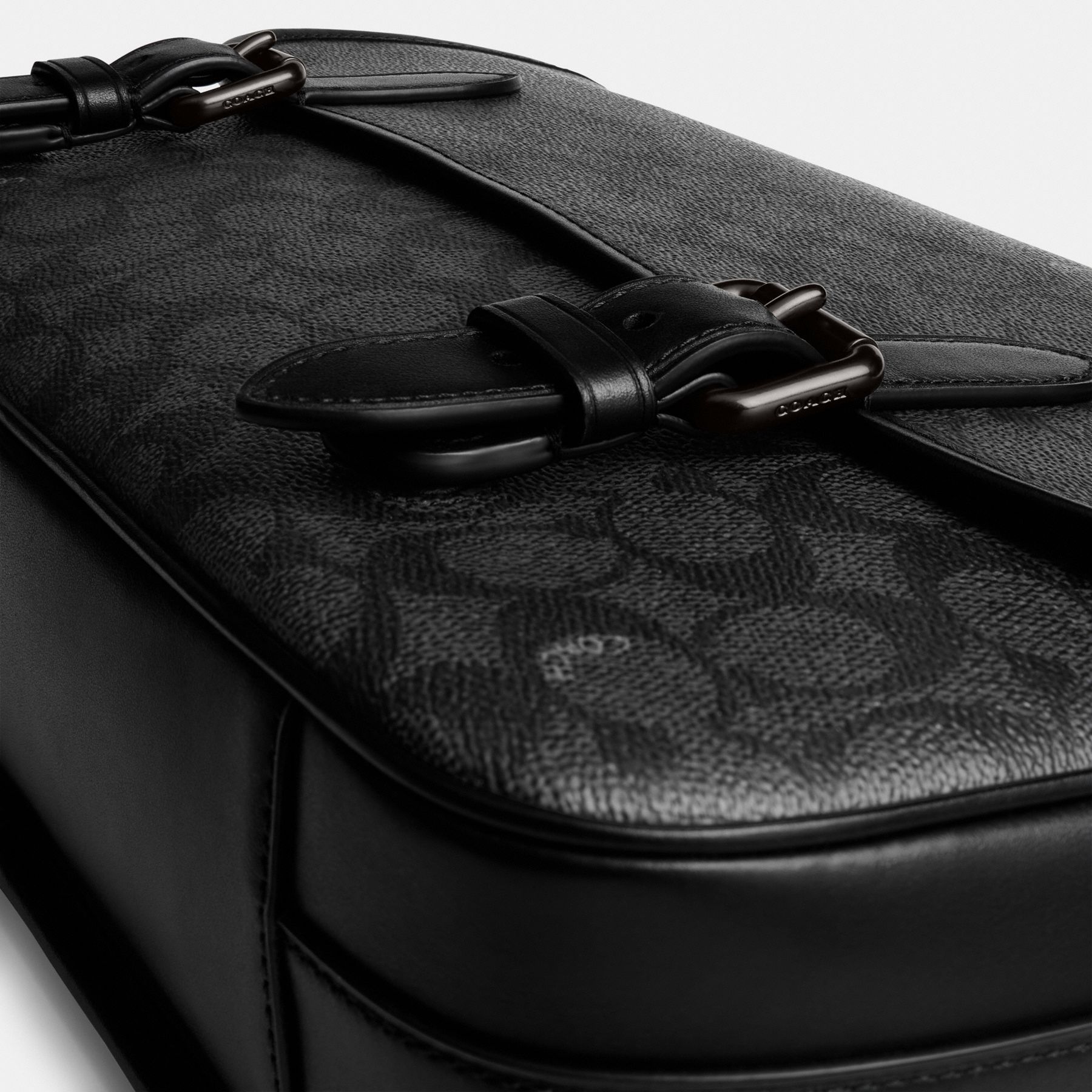 HITCH MESSENER 經典SIGNATURE 帆布斜背手袋| COACH 官方網站Official page